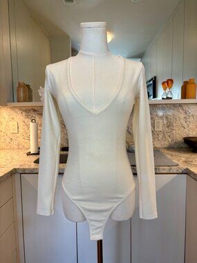 Zara White Long Sleeve Bodysuit
